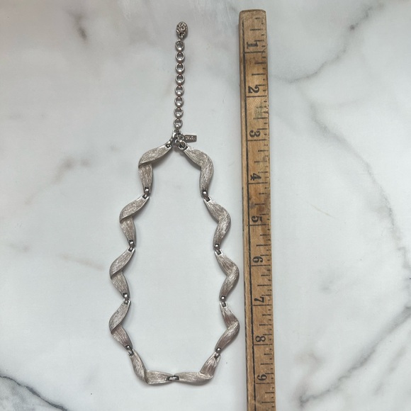 Vintage Monet Necklace - Picture 4 of 6